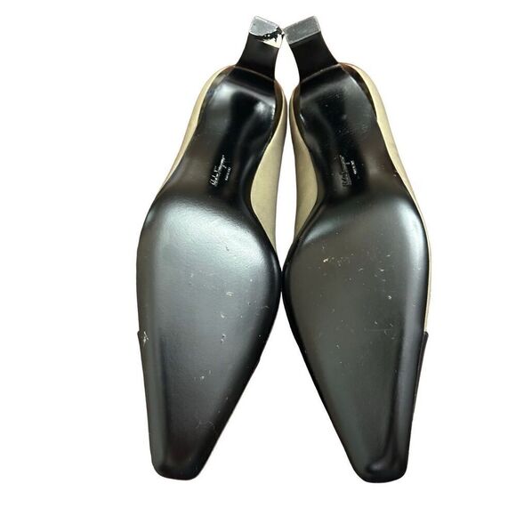 Vintage Salvatore Ferragamo Leather Black Bronze Horseshoe Embossed  Heels  Size - Picture 7 of 9